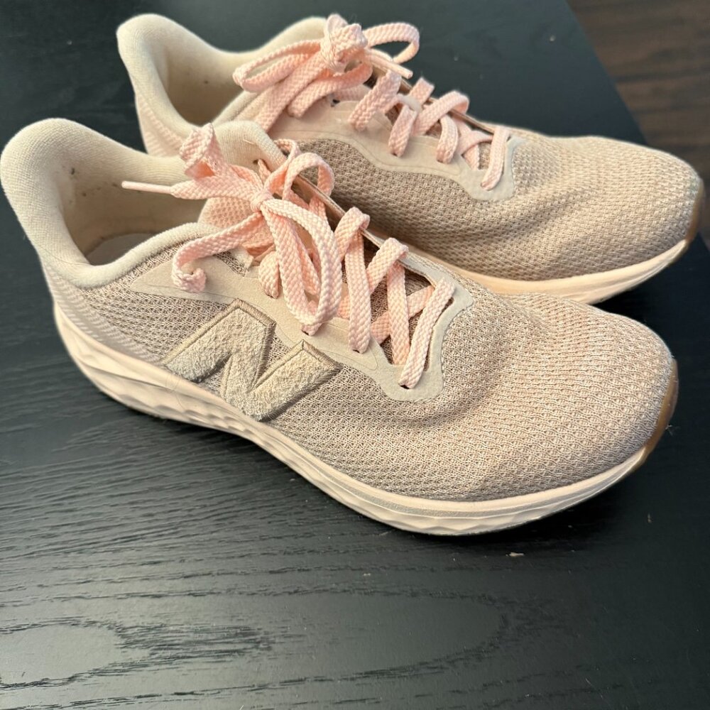 New Balance Arishi V4 Fresh Foam Running Shoe in Blush